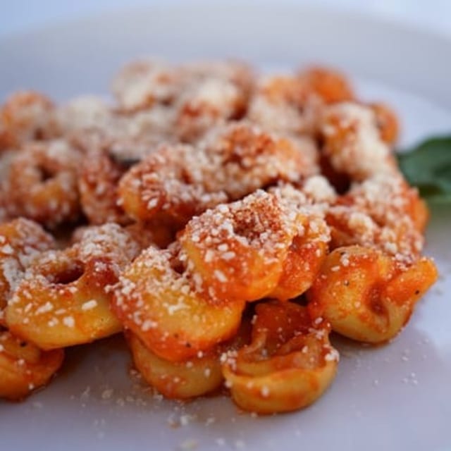 Tortellini Marinara.