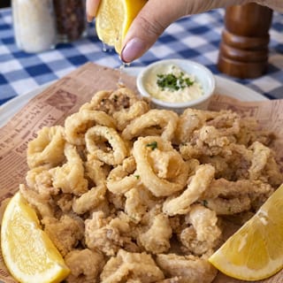 Crispy Calamari with Aioli