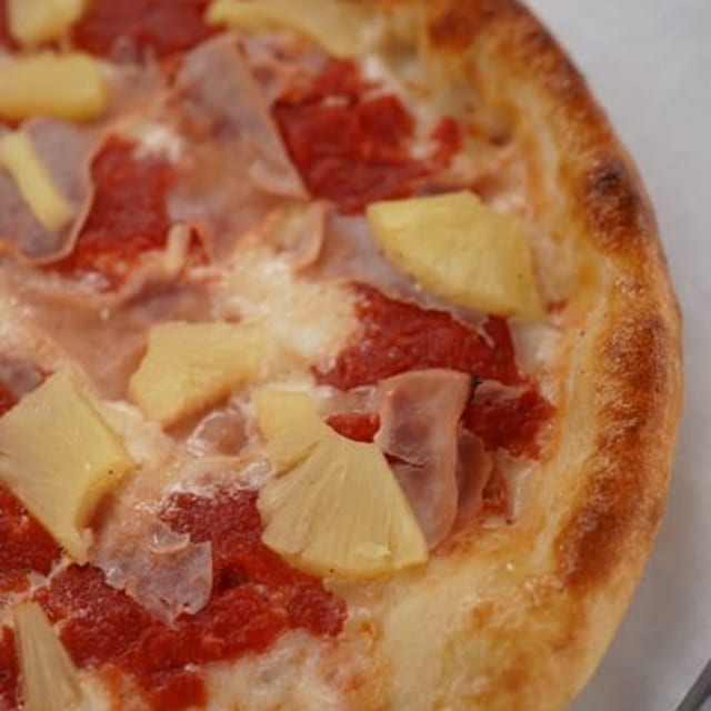 Hawaii Pizza.