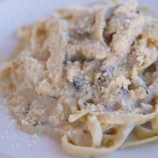 Fettuccine Alfredo with Chicken and Mushrooms